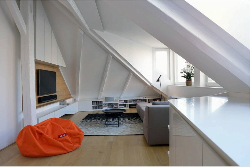 A minimalizmus stílusa alkalmas kis tetőtérben