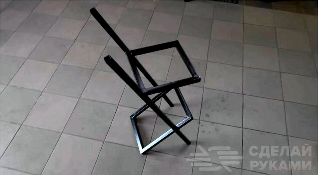 Hűvös szék lábtartóval a profilcsőből