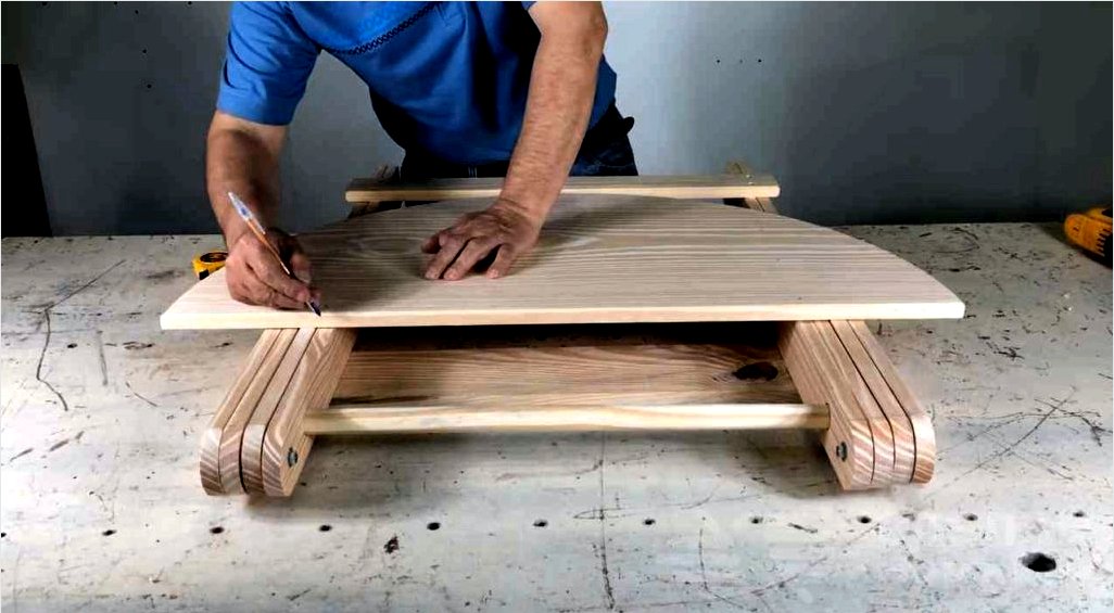Csináld magad kerek, fából készült összecsukható asztal