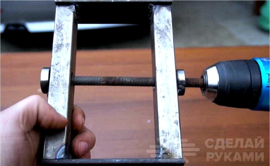 Fúvóka elektromos fúrógéphez a rongyszalagok feltekercseléséhez