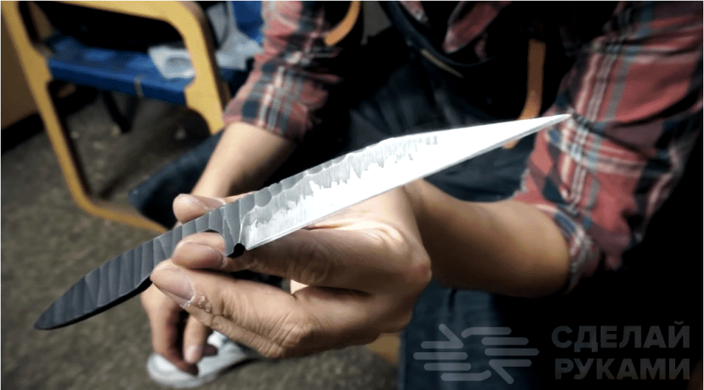 Eredeti kés szerszám acélból