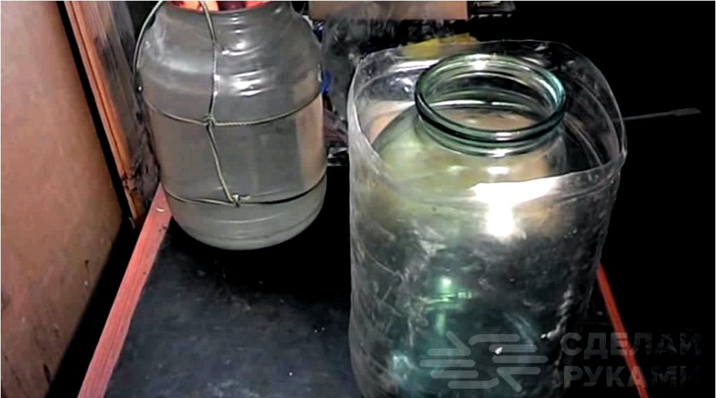 Műanyag burkolat PET-palackok üvegedényeihez