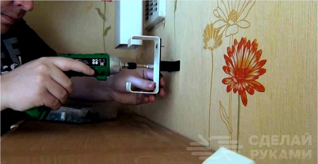 A szellőzőcsatorna rögzítésének gyakorlati módja egy lakásban
