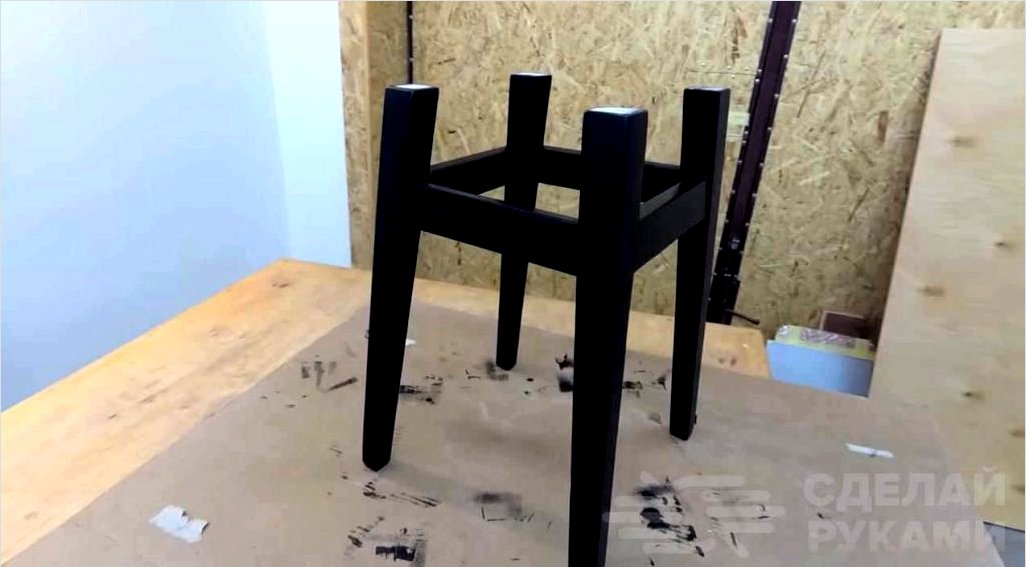 A legegyszerűbb fa szék egyszerű restaurálása