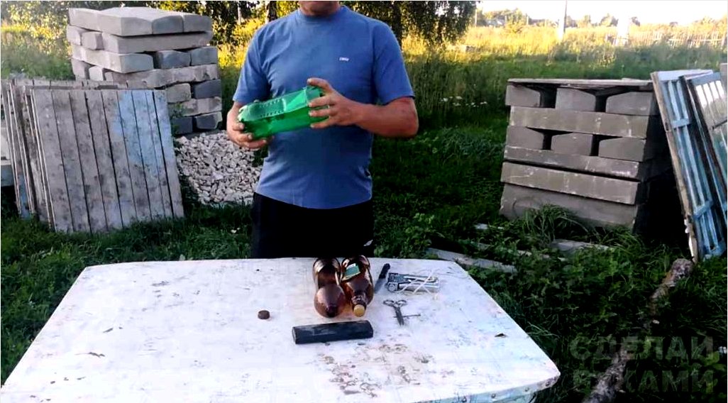 A legegyszerűbb csapda a darazsak számára: üres műanyag palackokból