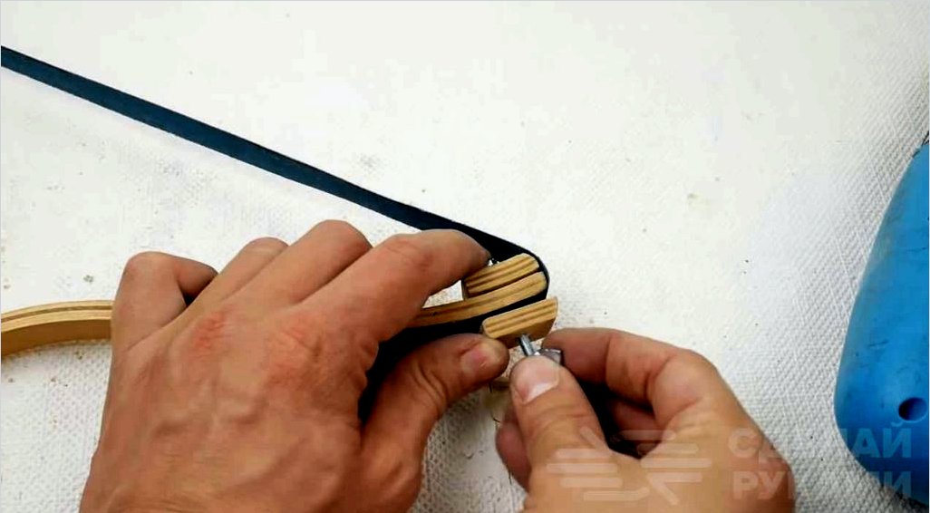Egyszerű kézdaráló egy szokásos fa fogasból