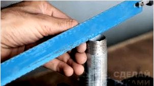 Egyszerű módja annak, hogy lyukakat készítsen egy műanyag csőben