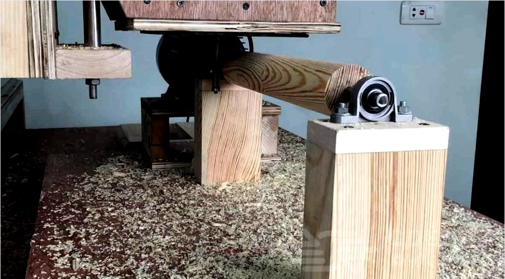Házi készítésű felületcsiszoló gép fahulladékból