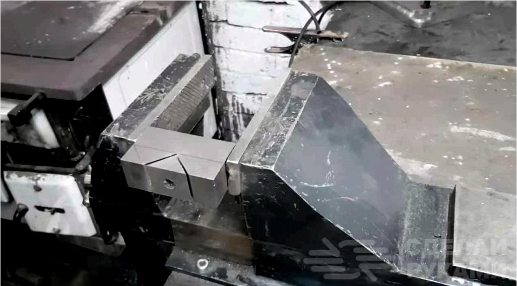 Házi készítésű gép fém hegesztésére három síkban