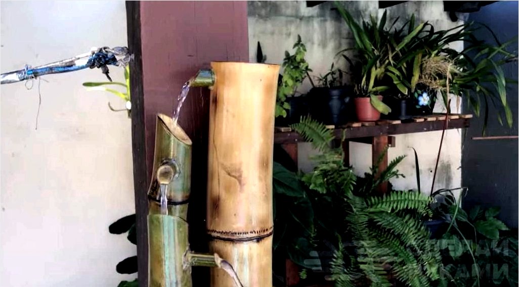 Dekoratív lépcsőzetes szökőkút bambuszból