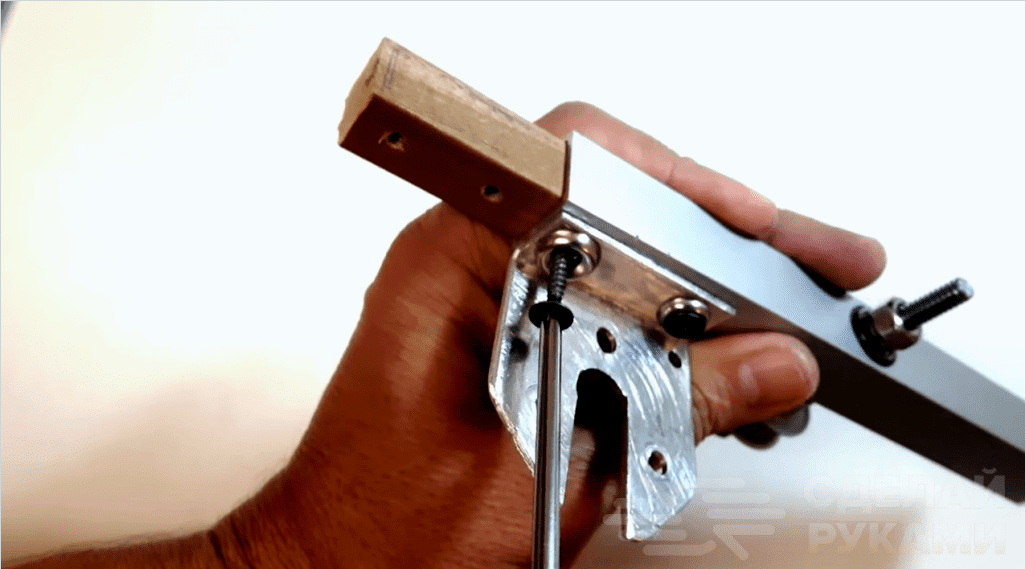 Kézi elektromos mini fűrész kézművességhez