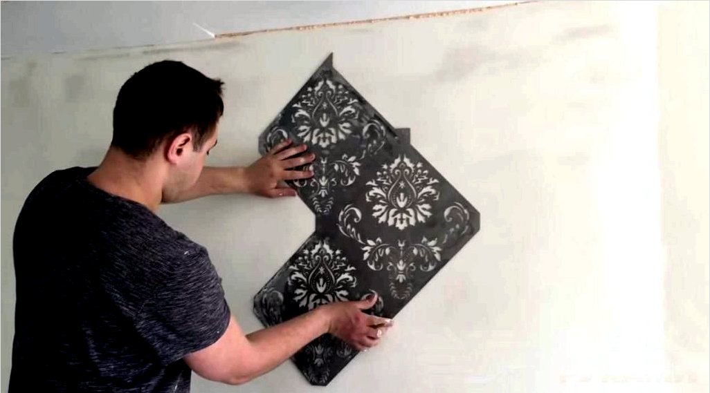 Stencil technika dekoratív vakolat felhordására