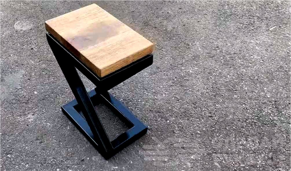 Univerzális bútordarab: fém és fa