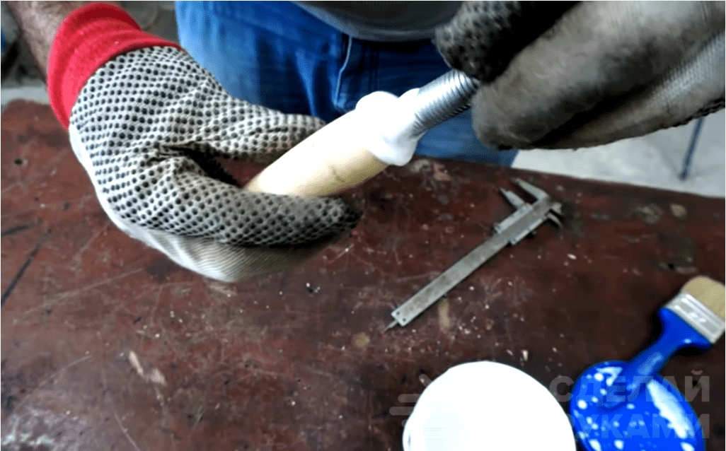 Házi készítésű kés horgonycsavarból