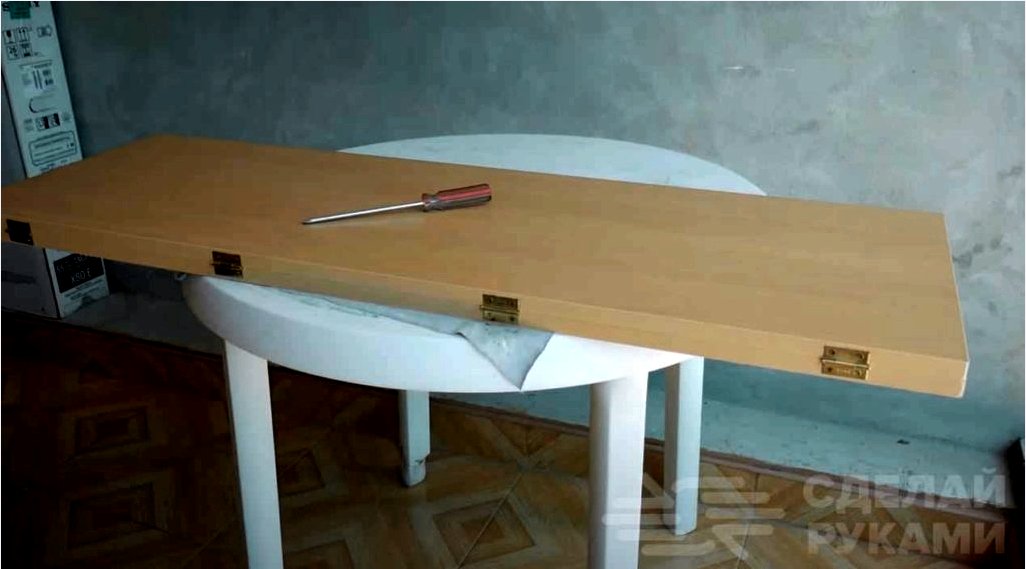 Dohányzóasztal, amely könnyen átalakul nagy asztalmá