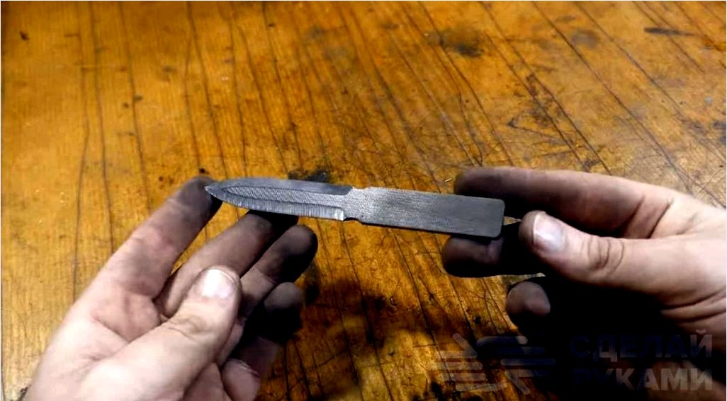 Kicsi kés készítése egy régi fájlból