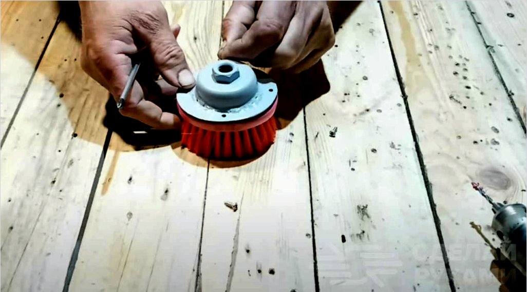 Hogyan lehet gyorsan tisztítani a szőnyeget elektromos fúróval