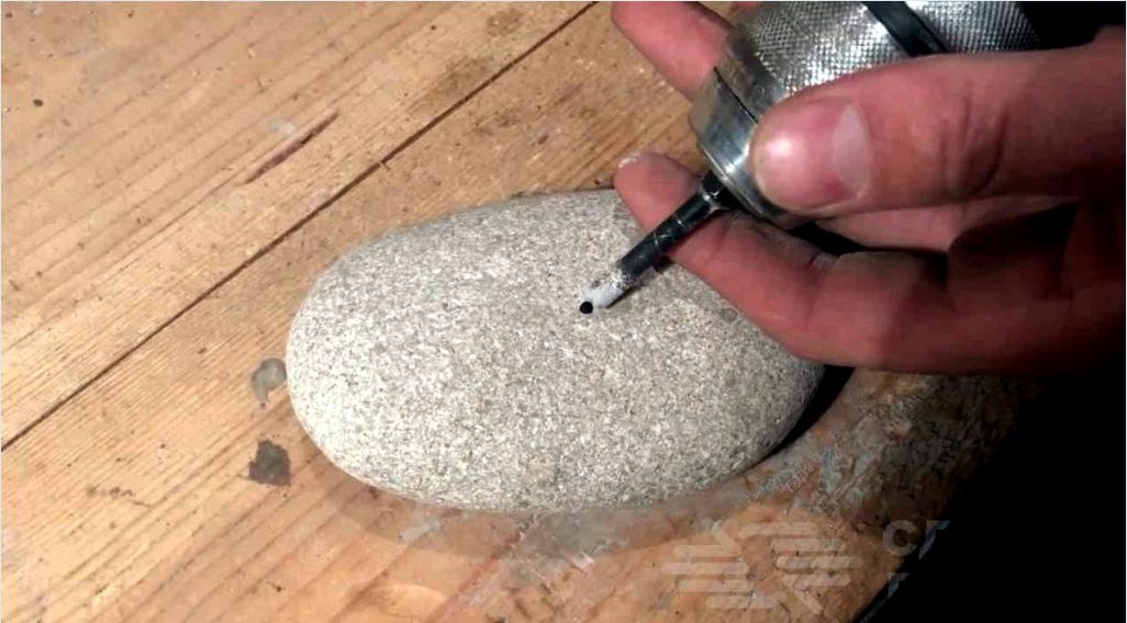 Hogyan és milyen szilárd kőzettel lehet fúrni