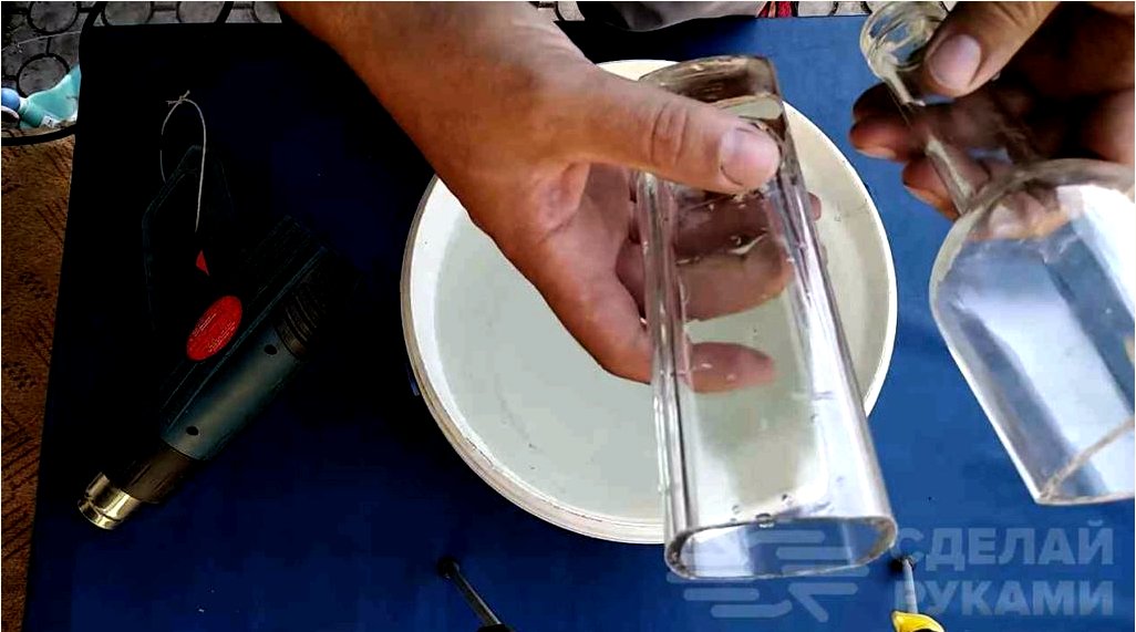 Hogyan készítsünk egy üvegpoharat üres üvegből