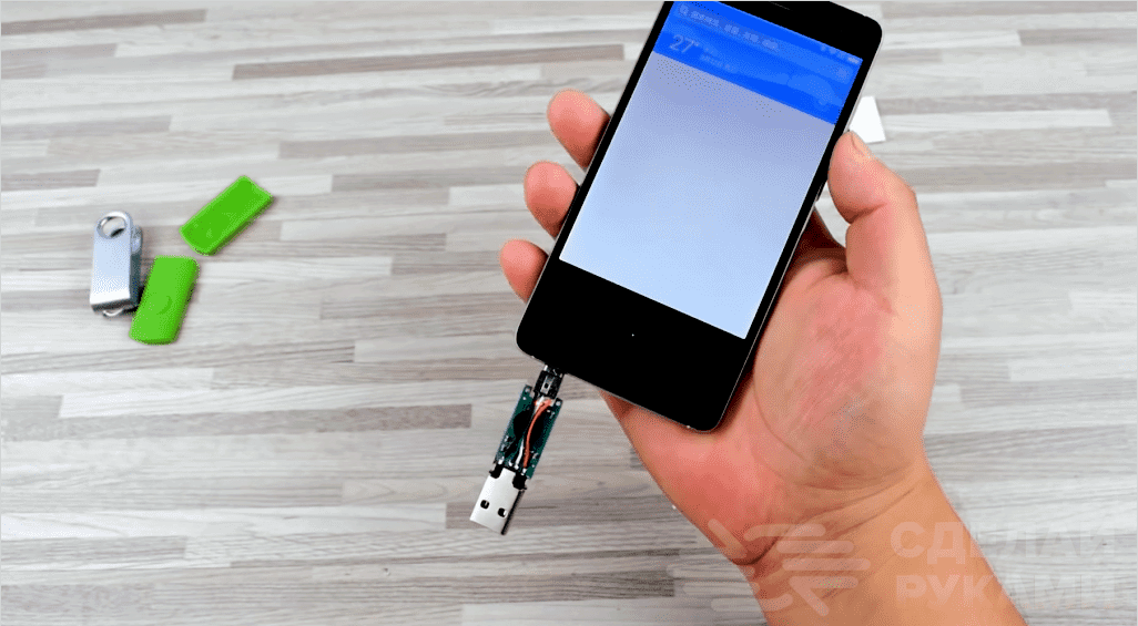 USB-kártya beépített adapterrel az okostelefonhoz