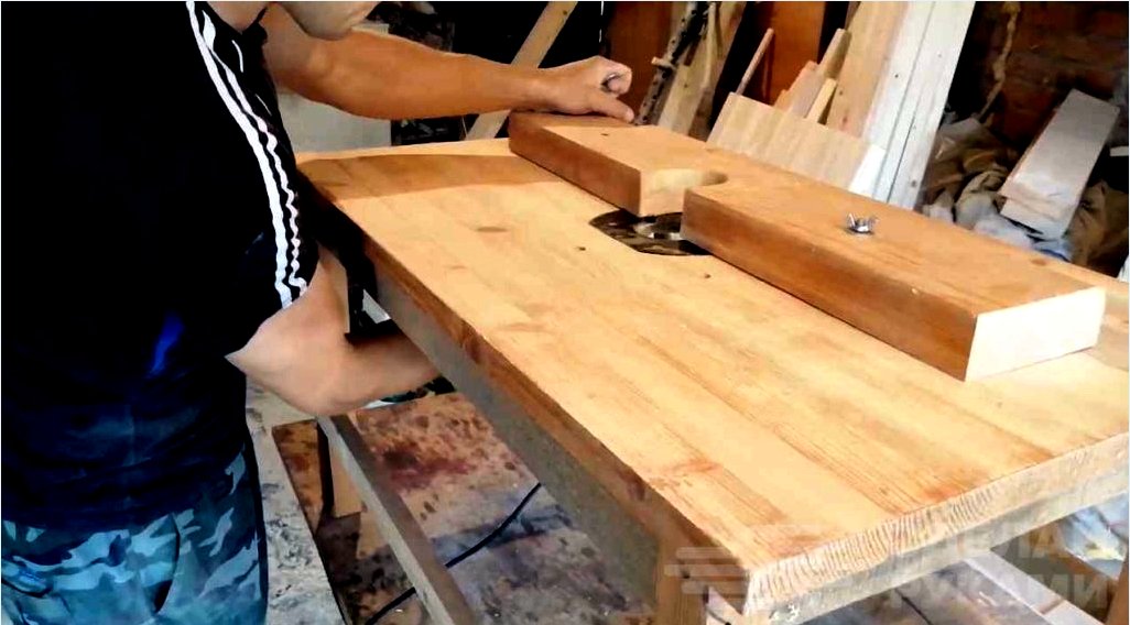Hogyan készítsünk egy maróasztalot egy műhelyben saját kezűleg