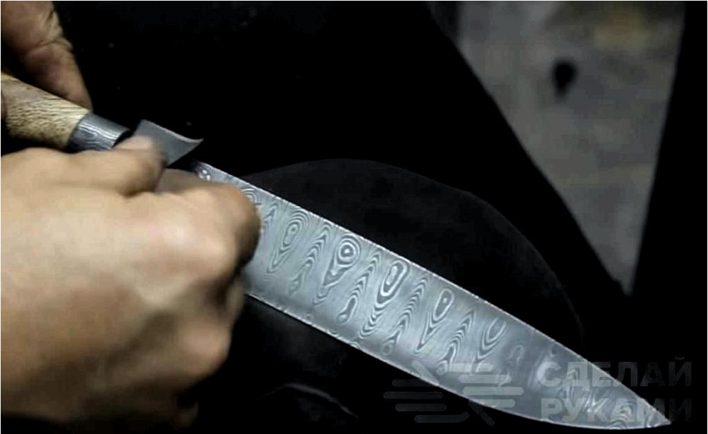 Hogyan készítsünk egy kést egy szokatlan mintával a saját kezével