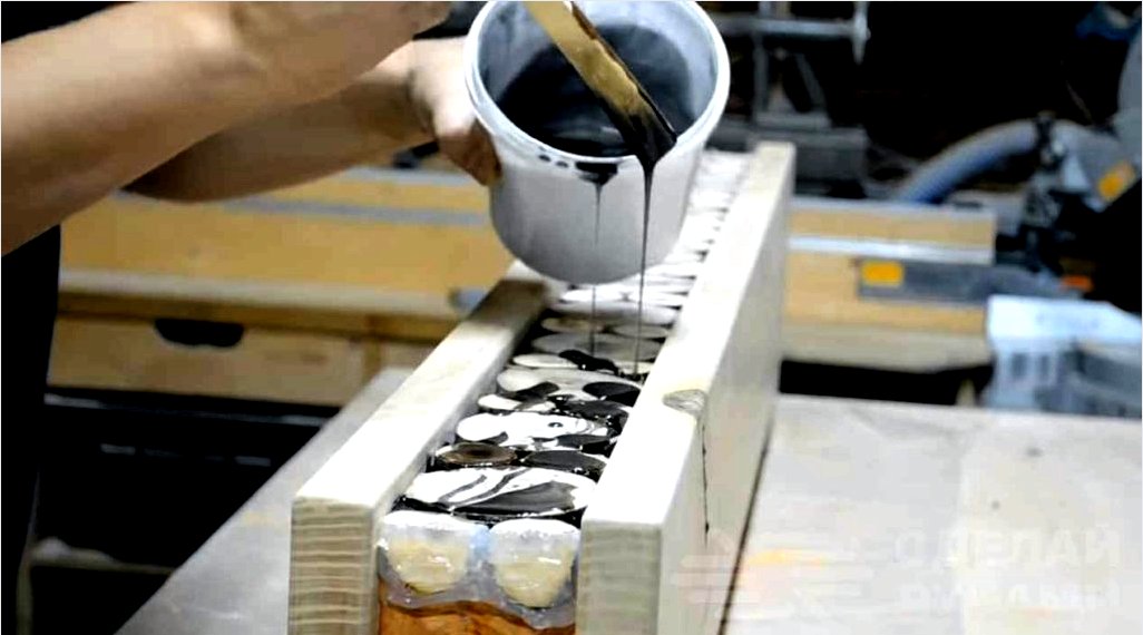 Hogyan készítsünk eredeti fa polcot saját kezével