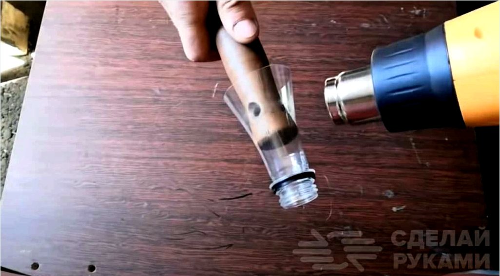 Hogyan készítsünk „zsebet” egy fogantyúra egy műanyag palack nyakából