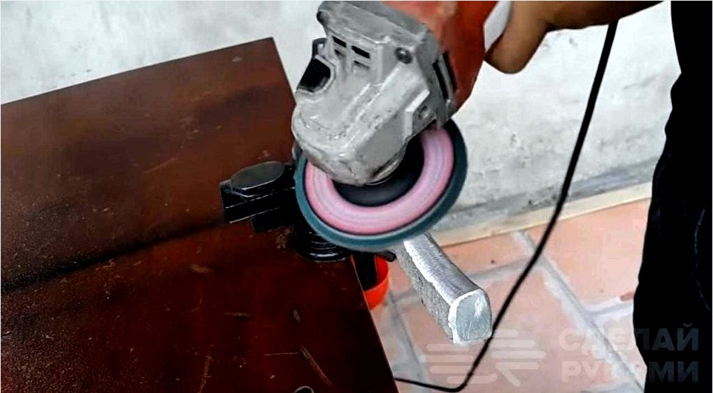 Hogyan készítsünk alumínium fogantyút egy régi kalapácshoz