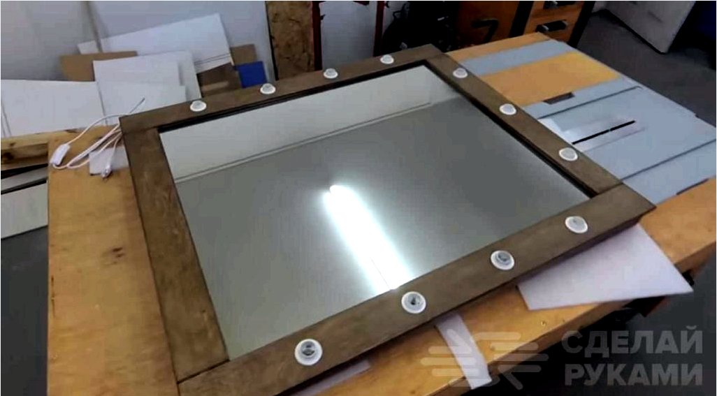 Hogyan készítsünk egy tükör háttérvilágítással rendelkező favázát?
