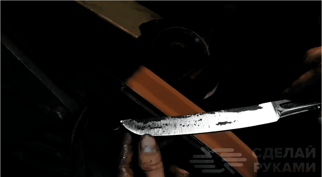 Hogyan készítsünk hűvös kést egy régi csőkulccsal