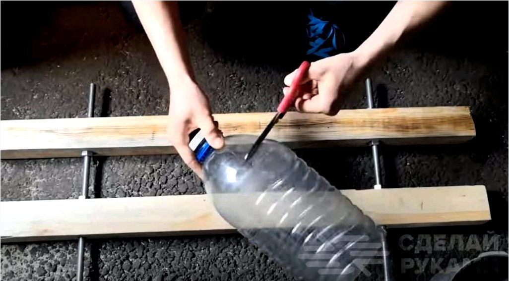 Hogyan készítsünk műanyag lemezeket nagy műanyag palackokból?