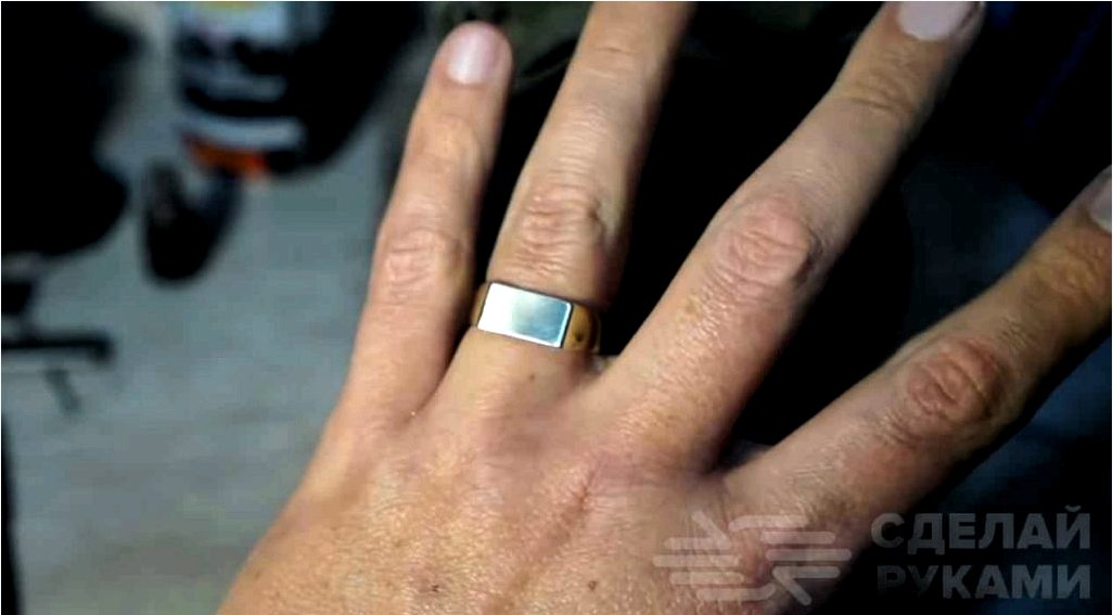 Hogyan készítsünk férfi gyűrűt egy normál sárgaréz anyából?