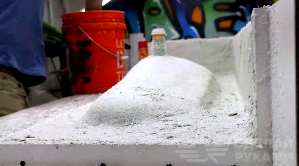 Hogyan készítsünk könnyű beton mosogatót?