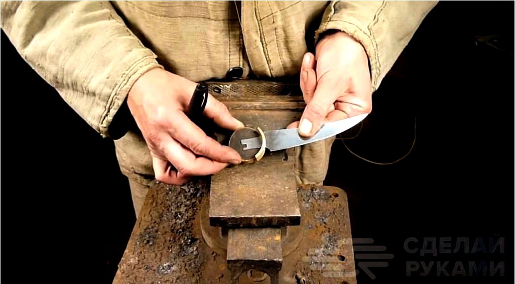 Hogyan készítsünk a kés legegyszerűbb parafa fogantyúját?