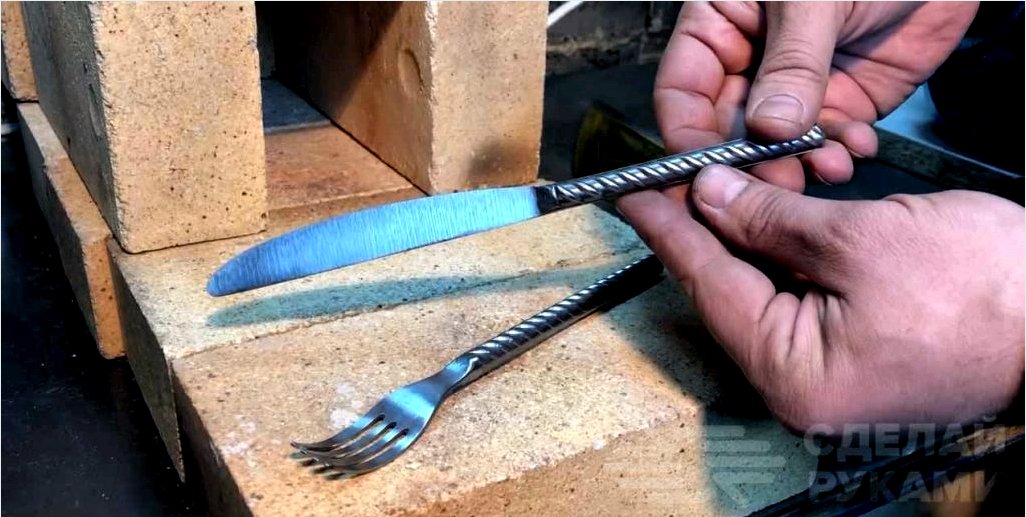 Hogyan készítsünk evőkanálot és kést a hagyományos szerelvényekből?