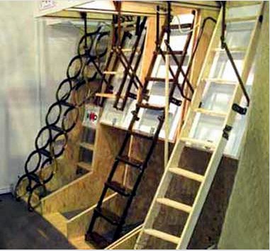 A nyílás beépítése a tetőtérbe lépcsővel saját kezűleg: lépésről lépésre - méretek és távolság a faltól 