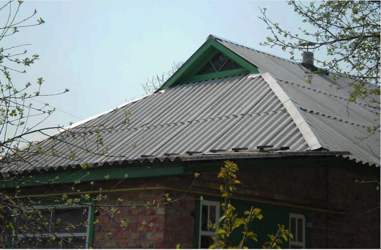Melyek a 7-es és 8-as hullámpala méretei: A ház tetőjére szolgáló lemezek tulajdonságai és felhasználható területe - súly- Áttekintés
