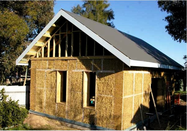 Hogyan építsünk házat szalmából - lépésről lépésre