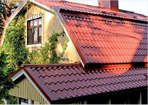 Hogyan fejezzük be a ház tetőjét fémlapokkal saját kezűleg?  Lépésről lépésre