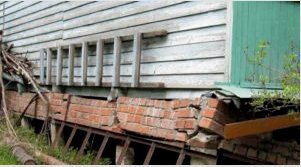 Egy régi ház alapjainak javítása, ha régi, hogyan lehet egy házat emelni