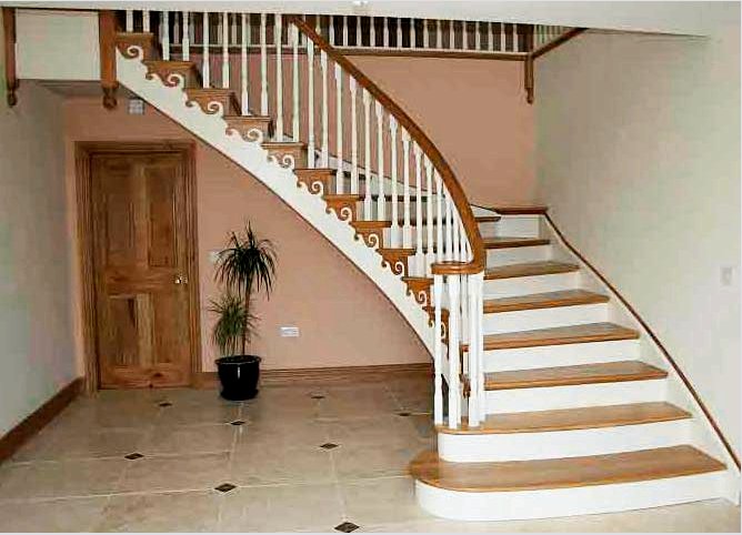 Hogyan készítsünk egy saját házban egy beton lépcsőt a második emeletre egy házban: lépésről lépésre