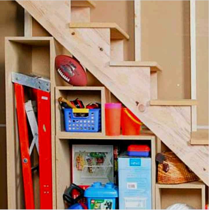 Csináld magad beépített gardrób a lépcsők alatt: Hogyan lehet ezt csinálni a házban - Ötletek