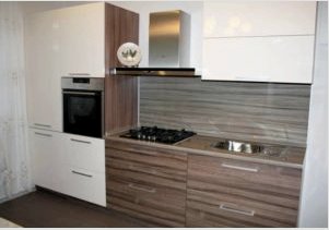 Hogyan felszereljük a modern konyha belsejét fehér és barna színben?  Tippek