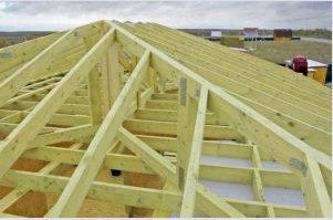 Hogyan készítsünk négykerekű tetőt egy háznak saját kezűleg: Áttekintés tetőtérrel és erkélyablakkal - Séma