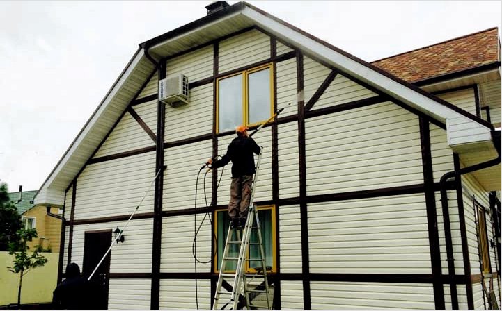 Hogyan festeni a házat kívül?  Áttekintés és egy fából készült ház színe saját kezűleg