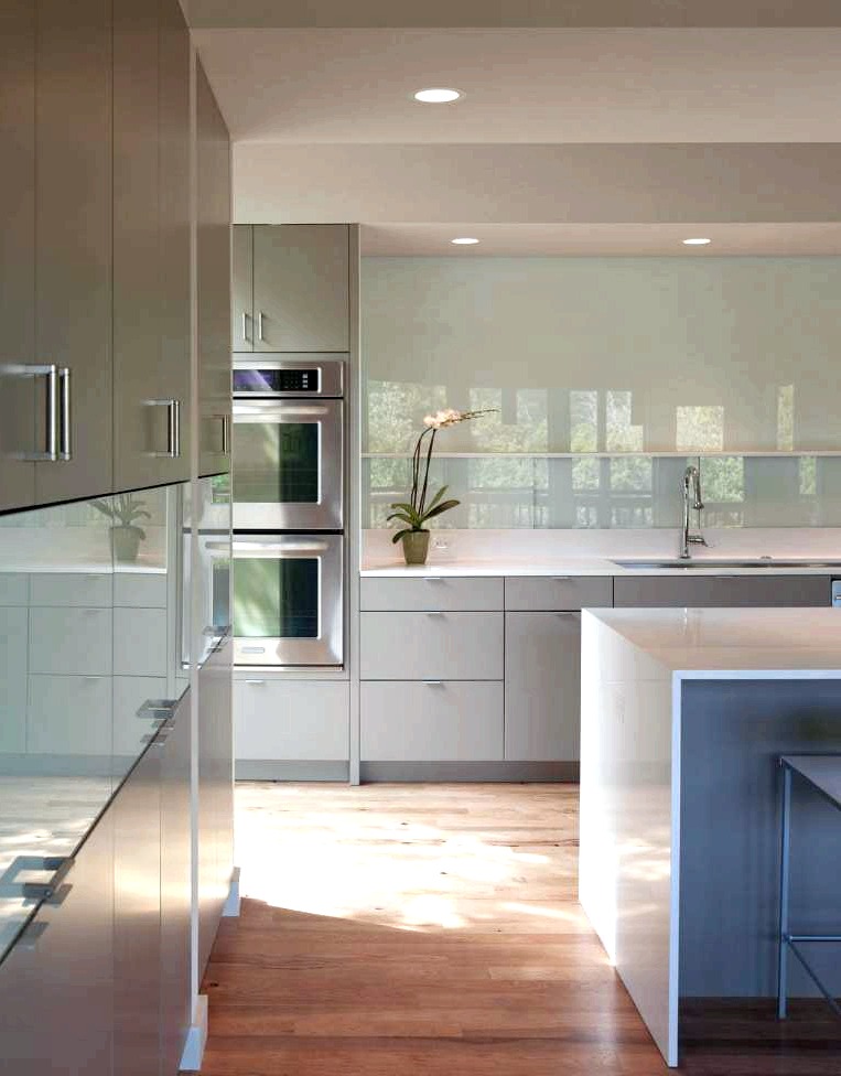 A moduláris konyhák funkcionális és olcsó modelljeinek fényképe és tervezése