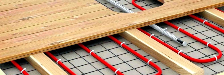 Barkácsolható állítható padlók: kivitelezés, rönkök hajtűken és sarkokon, beépítés, anyagválasztás