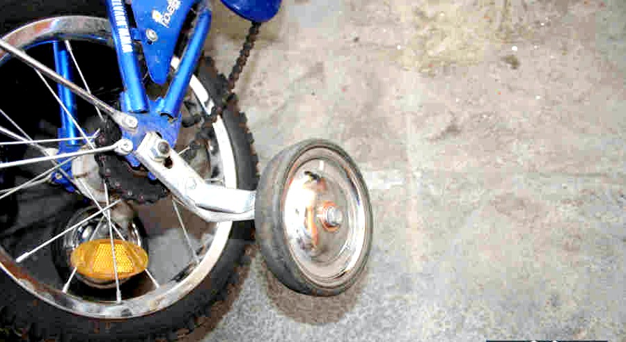 Felszerelt kerekek javítása gyermekkerékpárokon