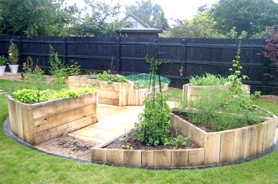 Csináld magad kerti ágyak az országban: példák egyszerű és szép ágyásokra, a kerti növények kompatibilitása